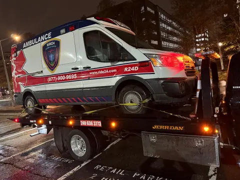 Barry Towing Services vehicle transport photo 41
